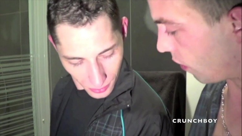 Raw French Bad boys: Penghinaan ekstrim sepatu kenegaraan fetish untuk twinks badboys