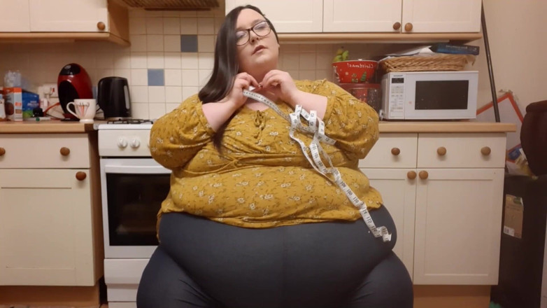 SSBBWLadyBrads: SSBBW sat down measurements inches huge