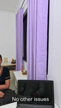 Bir pratisyen hekim tarafından karın bölgesi tıbbi muayenesi