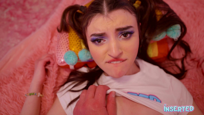 Inserted: Julia ha una figa d'élite