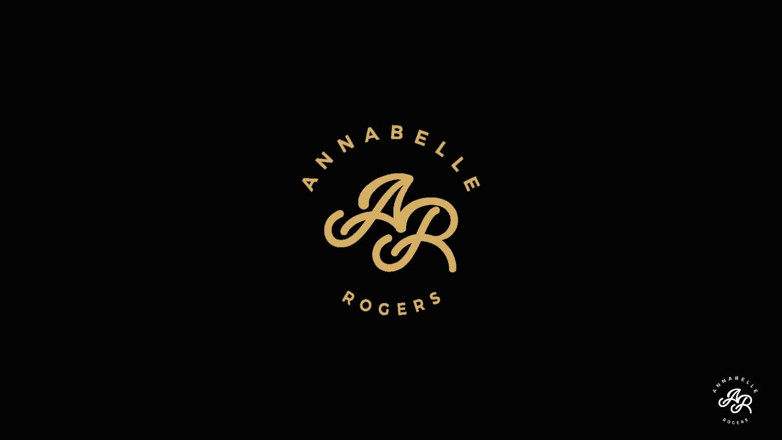 Annabelle Rogers: Séduction par une baby-sitter