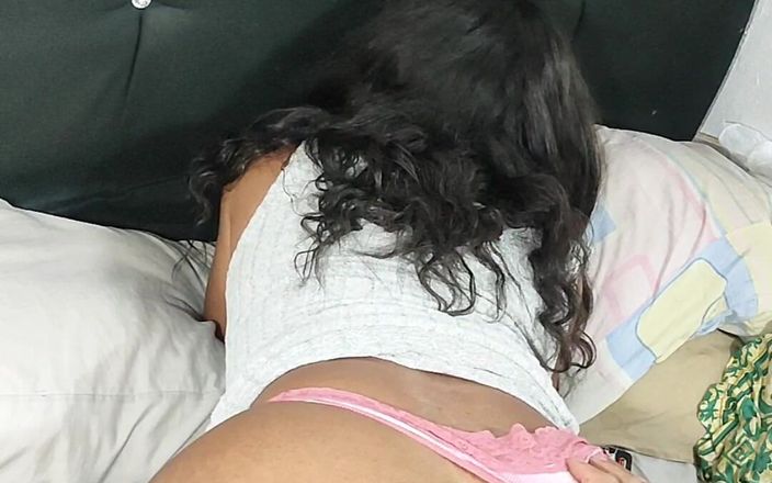 Brunnete Sofi: Estúpida, humillada y follada duro por su padrastro