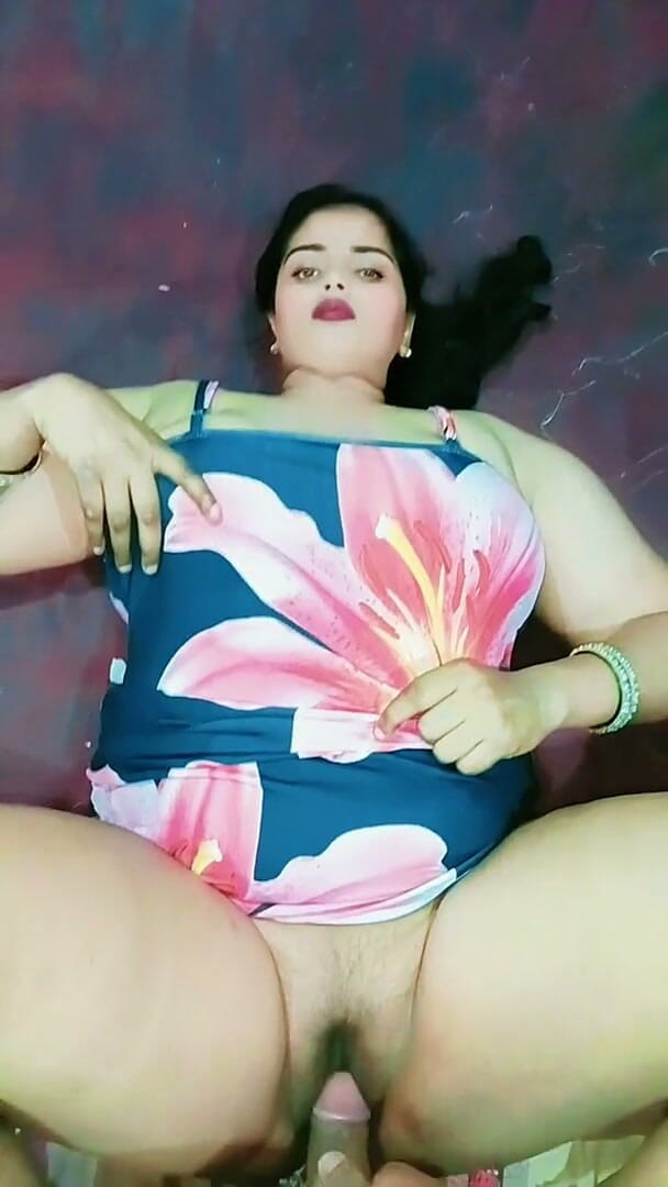 Sexy_girl_nehu: Eu fodendo minha buceta apertada indiana depois de muito tempo...