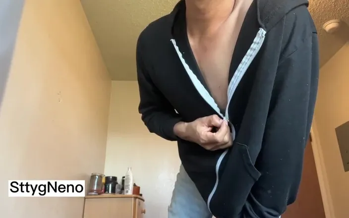 Xooshua (xblue18): My New 18 Year Old Virgin Boyfriend and His Cute Ass