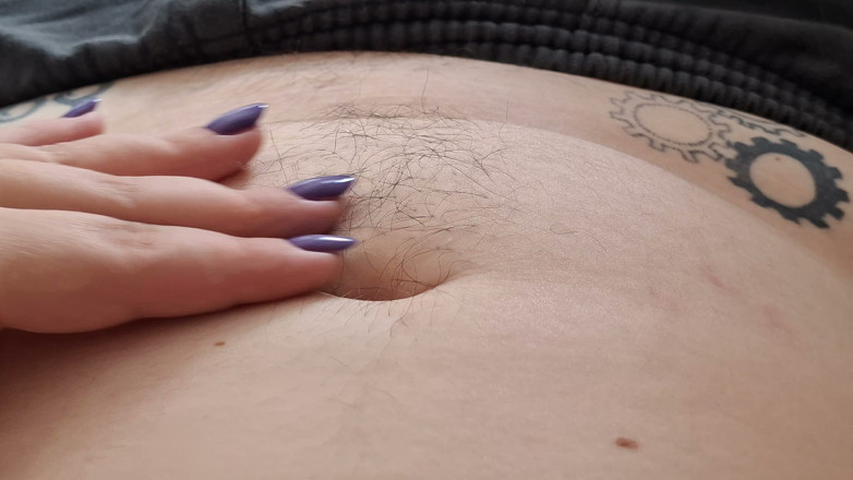 alucidfever: Menyembah Bellybutton BBW Berbuluku