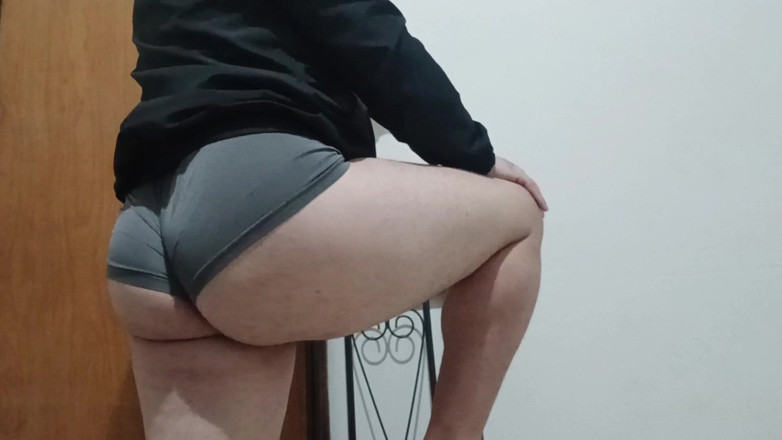 amateurbrazilian: Mostrando Minha Bunda Gorda De Shortinho