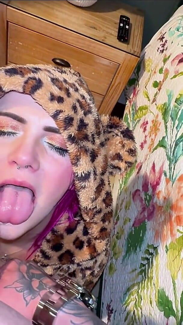 POV: Cute Goth Girl in Teddy Bear Pajamas Gets Face Fucked & Creampied (Real Maxxx Steele) POV: Cute Goth Girl in Teddy Bear Pajamas Gets Face Fucked & Creampied (Real Maxxx Steele)
