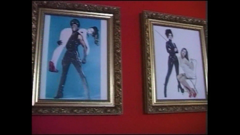 Bizzarre World: Úžasná trojka žhavých hajzlů