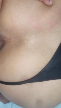 Büyük bir anal seks yapmak isteyen tutkulu orta yaşlı seksi kadın
