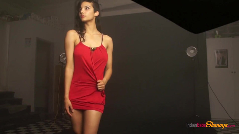 Shanaya: Tânără indiancă studentă Shanaya în videoclip cu audiție