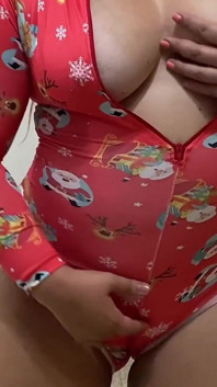 私の継母は最高のお尻を持っています。彼女は私を誘惑し、彼女の完璧なお尻で私に乗っています。中出し必至でした