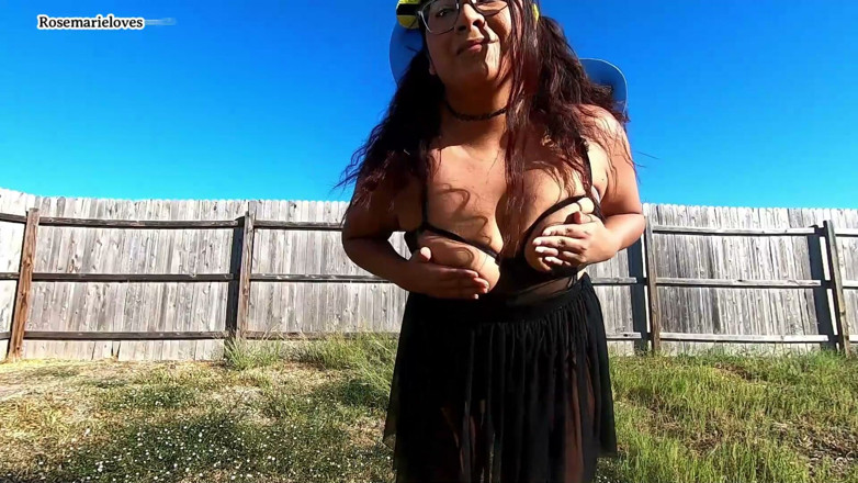 RosemarieLoves: Halloween Costume Outdoor Modeling Bee