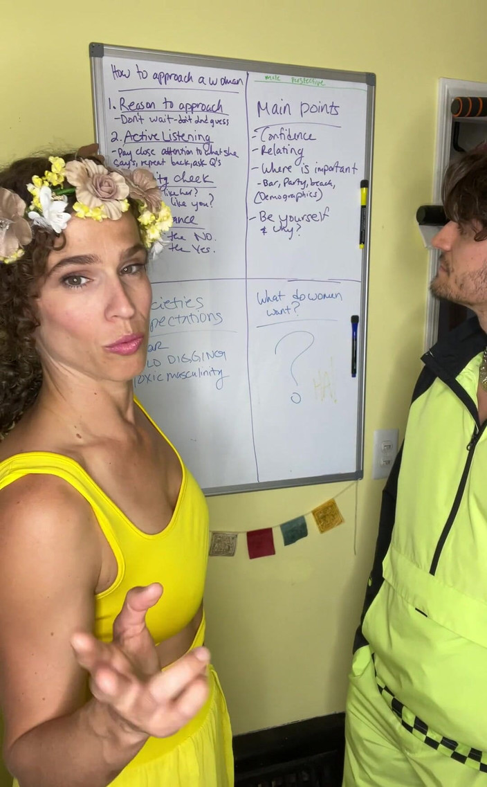 VibeWithMommy: Harika hayranlarımızdan biri bir kadına nasıl yaklaşacağım hakkında bir video çekmemizi...