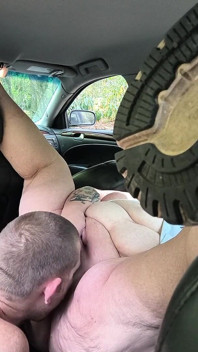 Eating Her Juicy Pan in Backseat He's One Lucky Guy Cumming in His Eyes
