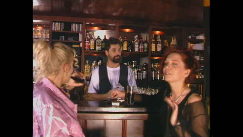 Purzel Official: Hot Bar Fucks for Bored Women