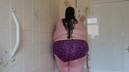 SSBBWLadyBrads: 太った女神ベリーシャワータッスル