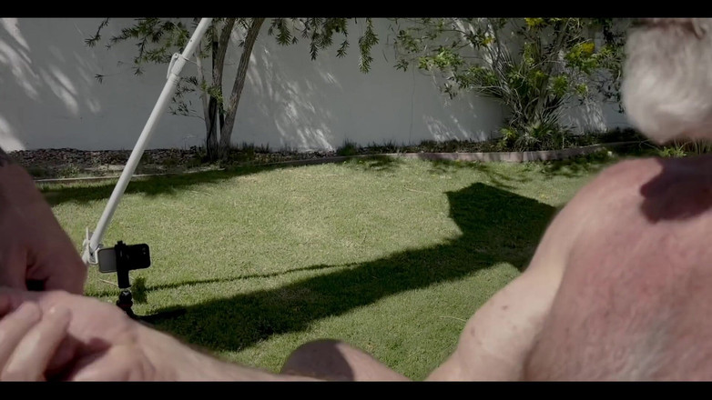 Tantric Fitness: Papa baise au bord de la piscine avec Nate