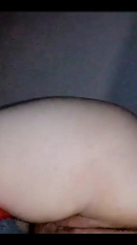 C’est assez amateur et vieux, mais j’ai décidé qu’il était assez sexy pour le publier ici aussi...
