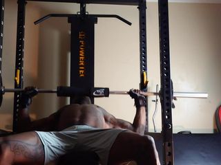 Hallelujah Johnson: Push Day workout Jeremiah McPherson aka Hallelujah Johnson - phần 1