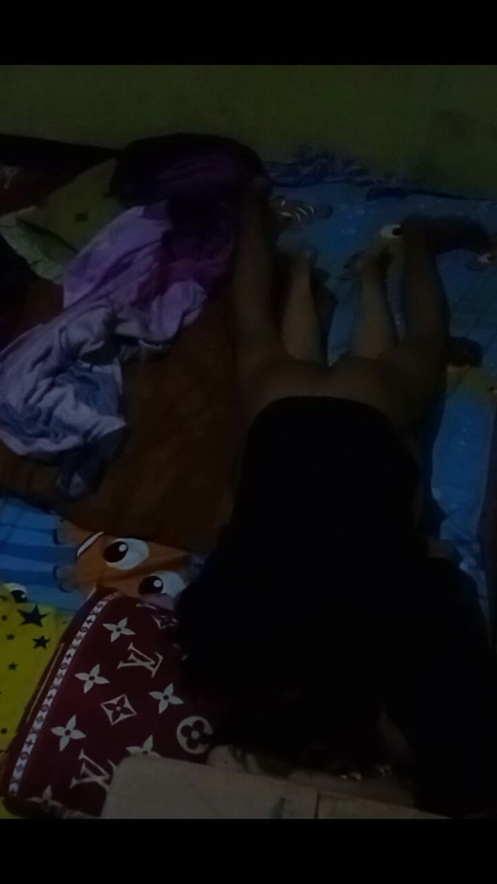 Famly sex: Il culo della teen è così delizioso quando la sento sospiro