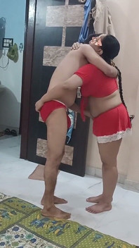 Awek desi berpakaian merah saya Ka kongkek keras gaya doggy