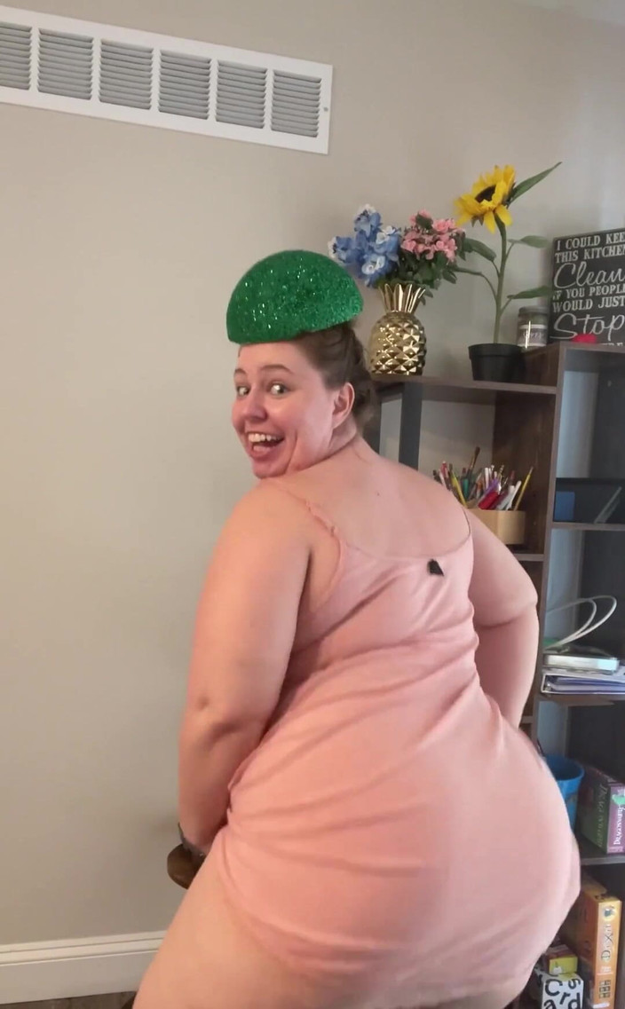 KinkyKatie: Я прийму одну "хорошу дівчину", будь ласка, просто бути моїм членом м'яча, але отримати це зроблено!