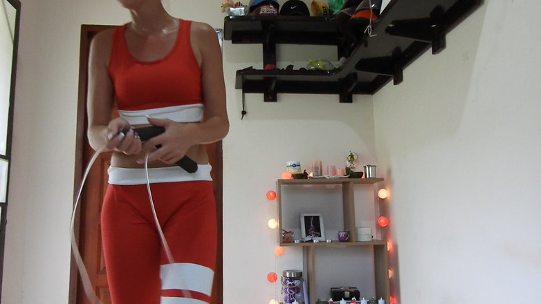 MissAnja_FH: Plaisir sexy à la corde en sueur en rouge