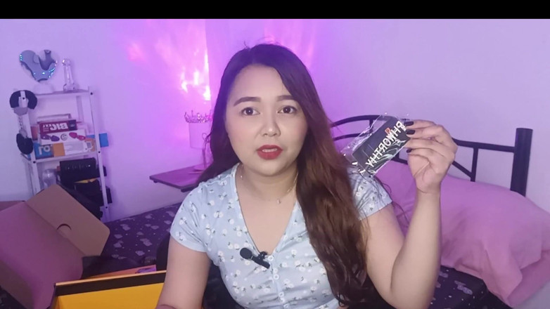 AsianSharinami: Розпаковую подарунок моїх підписників у 25 тис. від pornhub