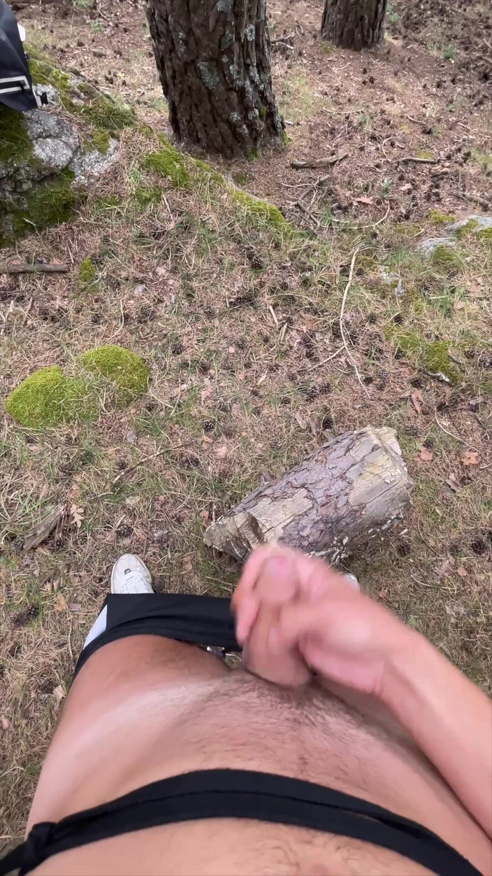 Harry_Jen: Harry_jen | Un gay en plein air se masturbe et jouit