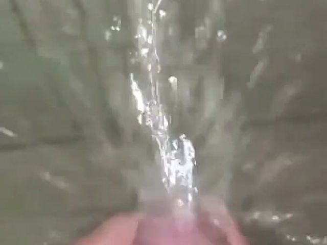 No hands water masturbation. Letting the stream of water fall on my big uncut latino cock until it makes me cum hands free ? (Camilo Brown)