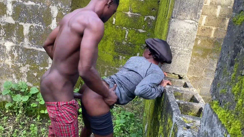NaijaTeens: Fucked a Slut Behind My College Bush