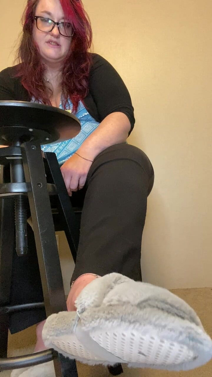 BellaBlast: Slipper Domination: BBW Feet Humiliation as My Footstool