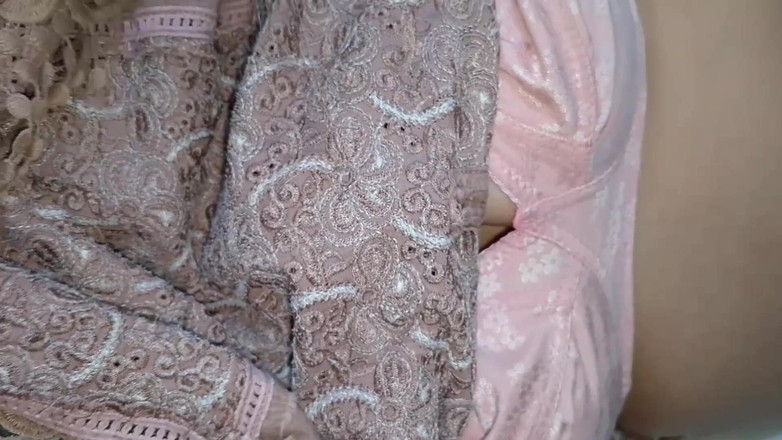 QueenbeautyQB: Desi Indian Couple Has Romantic Sex with Girlfriend