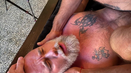Muscle Bear Porn: Di sini untuk berkongkek