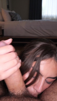Selina recebe um enorme facial