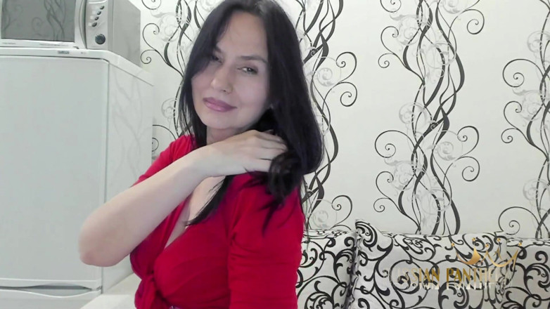 ANGELA_LADY: Dame in rood 1