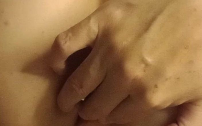 Casalbembolado: La calda figa di vick tutta arrapante in cerca di...