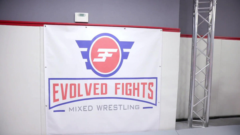 Evolved Fights Lez: Daisy Ducati Vs Victoria Vox Kobiece Zapasy