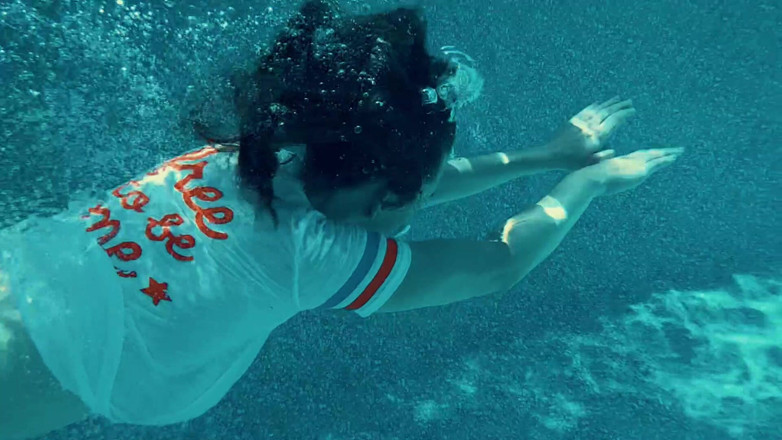 Piper Blush: Pool-zeit!