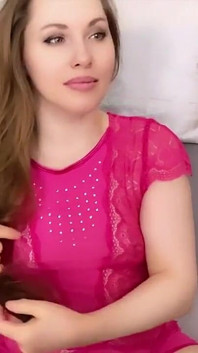 Škádlím tě a unesu se svou hrou ...