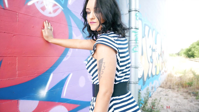 CharmModels: Lola ash glamour video al muro dei graffiti