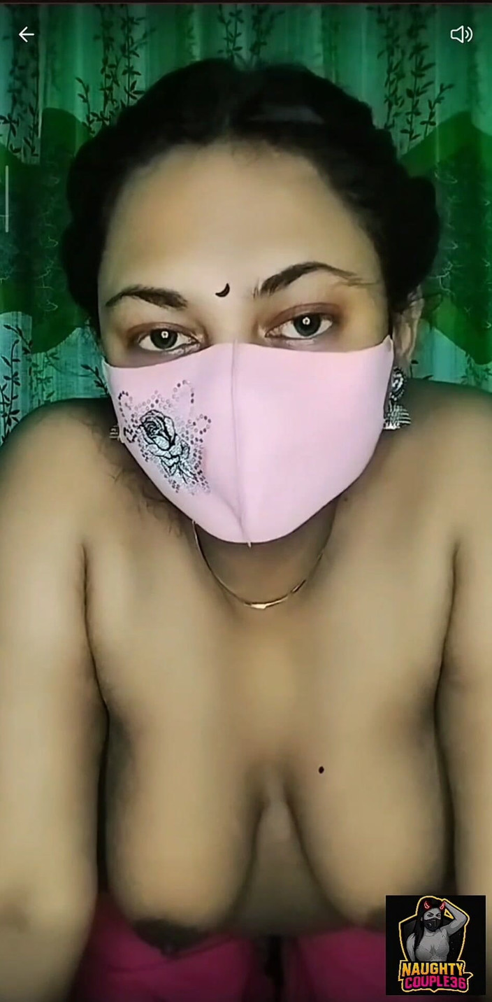Black Adam: Desi la bhabhi mostra il suo corpo nudo in videochiamata...