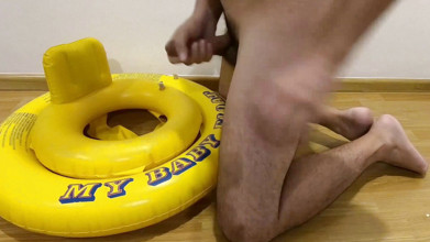 Inflatable Lovers: Giocando Con Il Galleggiante 1 | Faphouse
