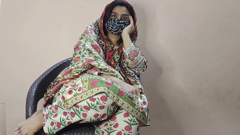 Faryal: baari baaje ne di chot bhaee epni chut-spasht hindi baatchit