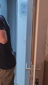 Parte 1 - La Autista Uber Turca Divorziata Etero Scopa per La Prima Volta Il Curioso Ragazzo Delle Consegne