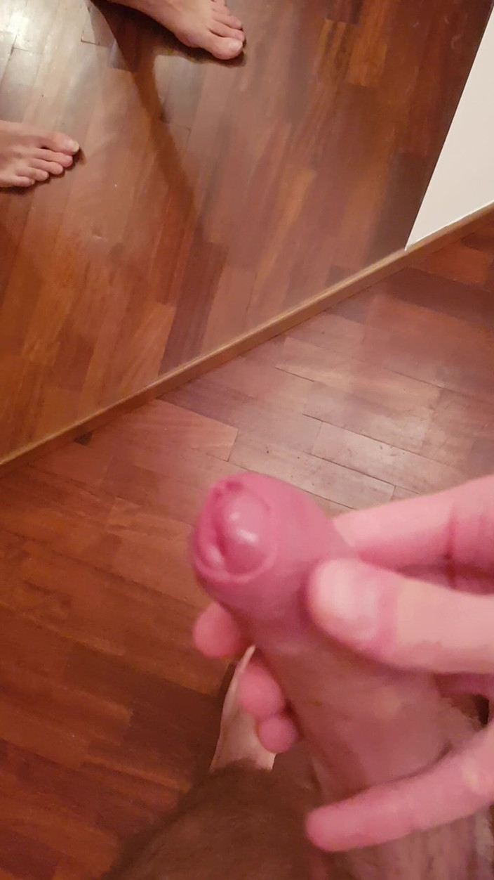 eighteentwink: Ho Schizzato Tantissima Sborra Calda Sullo Specchio… La Vorresti Leccare...