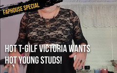 Victoria Lecherri: Sexy T-gilf victoria chce sexy mladé hřebce!