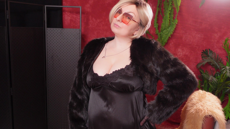 Arya Grander: Kolekcja gorących futra - część 2. Fetysz MILF Arya Grander