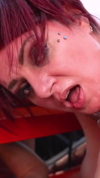 BBW erika wird von fremden im trockner in der wäsche gefickt