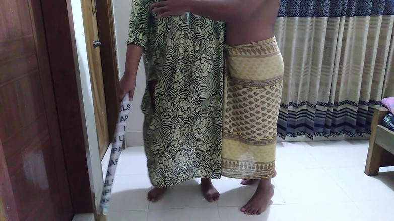Aria Mia: Egyptian Big Ass &amp; Huge Boobs Hot BBW Aunty Sweeps the...